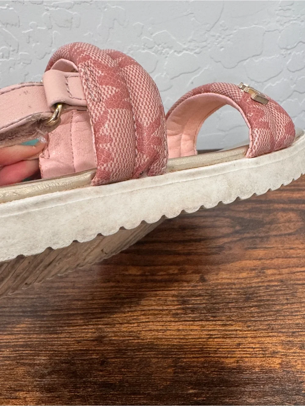 MICHAEL KORS Logo Embellished Sandal Pink Gwendolyn Clovyr Size 10